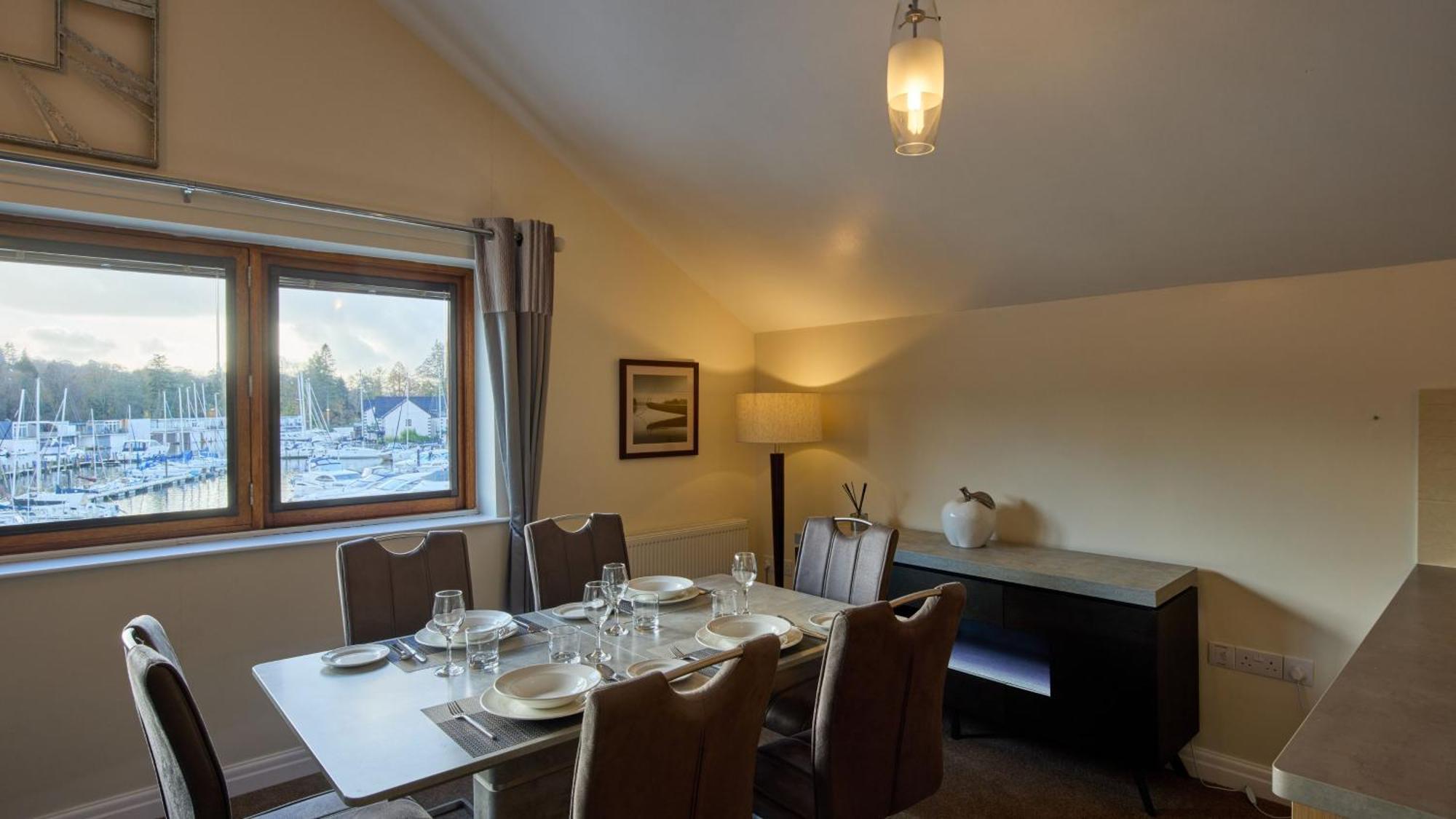 Lake District Apartment At Windermere Marina Village 보우네스온윈더미어 외부 사진